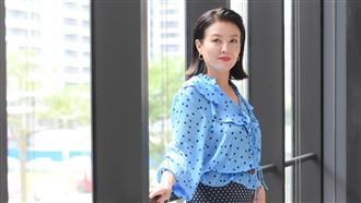 怕太早當阿嬤　苗可麗教愛女避孕戴套