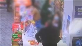 店員,收銀員,超市,女童,父親,掌摑