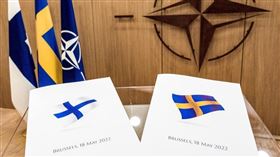 芬蘭與瑞典18日在北約總部正式提出加入申請。（圖／翻攝自facebook.com/NATO）
