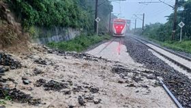 宜蘭,鐵軌,台鐵,泥流（圖／翻攝畫面）