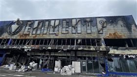 烏克蘭布查鎮曾遭俄軍占領數週俄羅斯軍隊占領烏克蘭首都基輔郊外的布查鎮長達數週，期間據稱有數百位平民遭殺害。圖為布查鎮遭毀賣場。中央社記者鍾佑貞布查鎮攝  111年6月2日