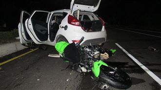 墾丁死亡車禍！男大生斷魂女友哭崩