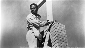 薛尼鮑迪以《原野百合花》成為奧斯卡史上首位非裔影帝。（圖／台北電影節提供）