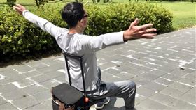 四年前罹患血癌的新光醫院婦產科醫師林禹宏，去年12月病情惡化送醫，搶救後目前在台大醫院等待肺臟移植。（圖／翻攝自林禹宏臉書）