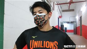 陳傑憲賽後搞笑稱全壘打是被風吹的。（圖／記者蔡厚瑄攝影）