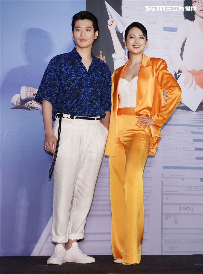 侯彥西、阿喜（林育品）出席「正義的算法」發布記者會。（記者邱榮吉/攝影）