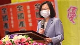 蔡英文總統今（6）日出席「全國產業總工會第七屆會員代表大會」。（圖／記者盧素梅攝影)