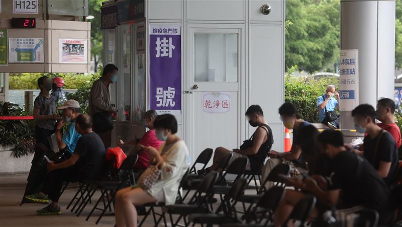 確診降死亡升　醫：恐是醫療系統過載