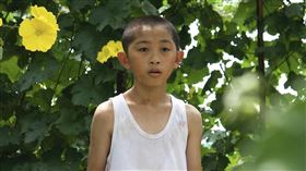 萌力男孩楊博智挑戰大螢幕電影短片《小黃花》。（圖／放逐引力國際影業提供）