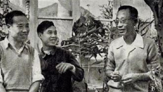 溥儀晚年理髮問了個問題：在場人大笑