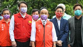 蘇貞昌上午視察基隆市建德國小兒童疫苗施打情形