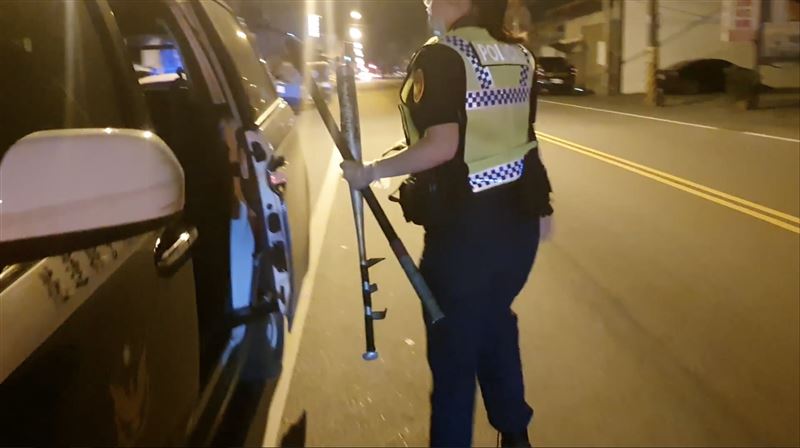 球棒隊當街圍毆！警竟目送犯嫌離開