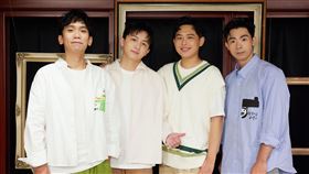 理想混蛋/何樂音樂提供