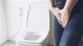 ▲尿尿,尿急,上廁所,撒尿,男生廁所,廁所。（示意圖／翻攝自Pixabay）