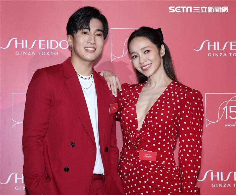 侯佩岑、婁峻碩出席資生堂國際櫃150週年私人派對。（記者邱榮吉/攝影）