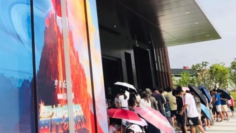 岡山秀泰100元看電影　吸千人排隊