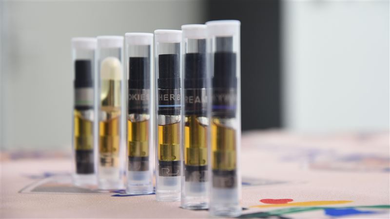 泰國友人寄治病祈福包裹　竟藏大麻油