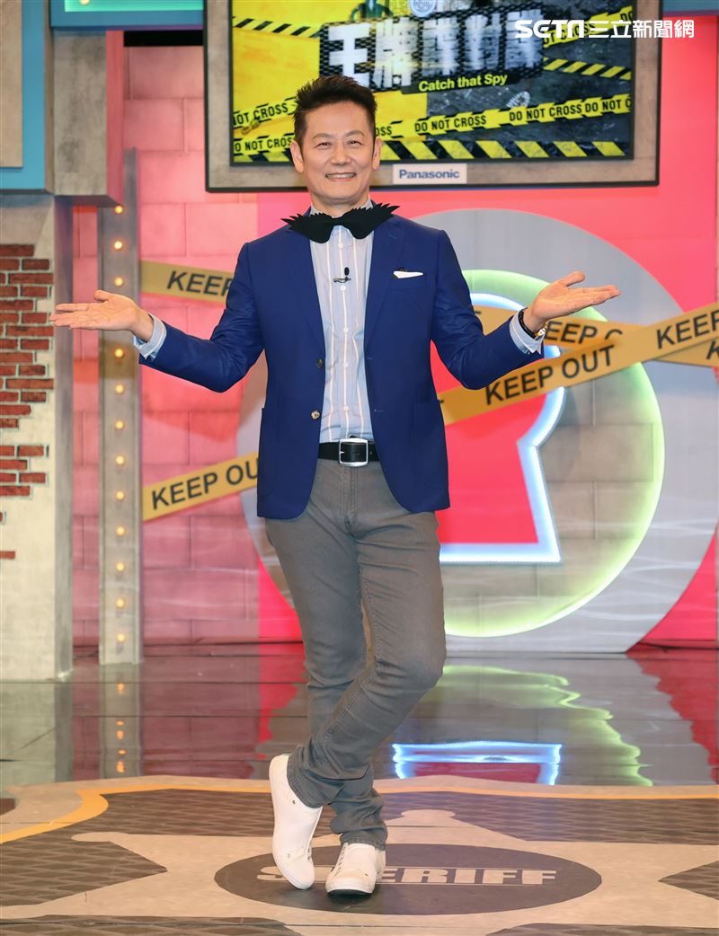 徐乃麟主持新節目「王牌諜對諜」。（記者邱榮吉/攝影）