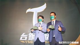 ▲台鋼雄鷹球團領隊劉東洋、統籌教練林振賢。（圖／記者劉彥池攝影）