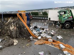 國道三號南投北上路段6車連環撞，一死一重傷。（圖／翻攝畫面）