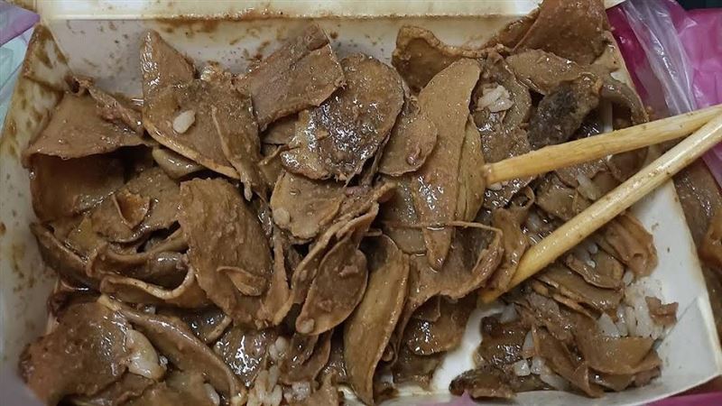 台南名店點麻油炒羊肉　他吃到抓狂