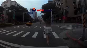 她單挑3噸半貨車！迎面頭錘畫面曝光