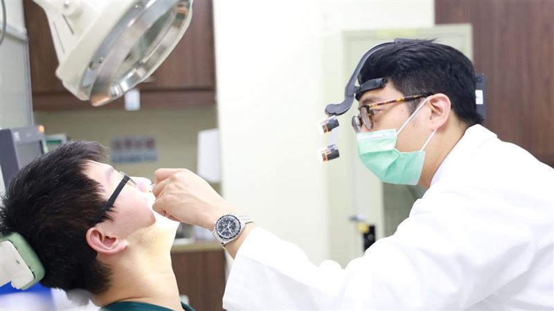 他1小時打鼾142次　呼吸中止百次
