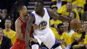 ▲格林（Draymond Green）和麥考倫（CJ McCollum）隔空互嗆。（圖／美聯社／達志影像）