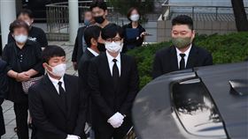 勿用）劉在錫、姜虎東、宋海。（圖翻攝自중앙일보 (joongangilbo)臉書）