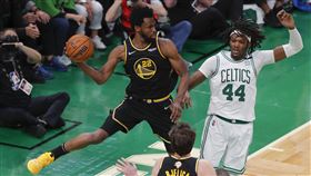 ▲勇士威金斯（Andrew WIggins）狂抓16籃板。（圖／美聯社／達志影像）
