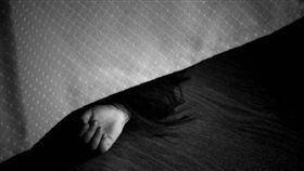 ▲英國曼徹斯特一名15歲男童，為了救遭人砍殺的母親犧牲性命。（示意圖／翻攝自Pixabay）

