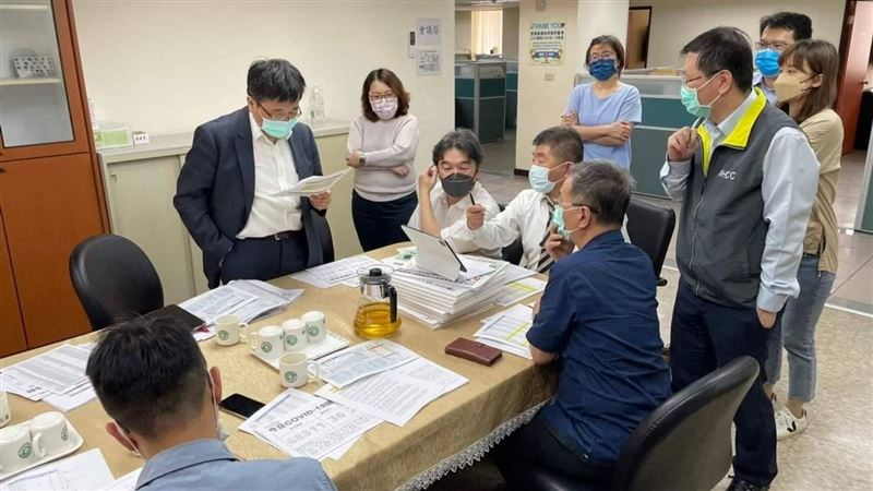 1照看阿中確診前接觸者　他竟離最遠