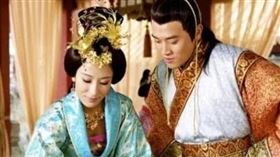 ▲明憲宗與萬貴妃。（圖／翻攝自百度百科）