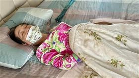 陳致中貼出一張吳淑珍的照片並寫道，確診Day4，重大傷病者戰疫真的非常煎熬。（圖／翻攝自陳水扁新勇哥物語臉書）