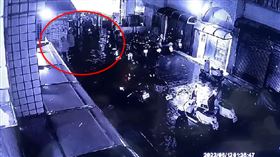 竹東,惡少,搶,老翁,血掌印（圖／翻攝畫面）