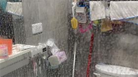 洗澡後鏡子留厚水垢！婆媽推「神奇2招」（圖／翻攝自我愛全聯-好物老實說臉書）