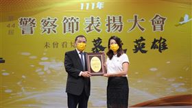 「向辛苦警察致敬！」頂新捐8090套操作服感謝新北警