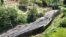 文 雨釀路崩塌1200