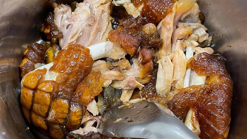 控肉味道怪怪的？阿公1句…他吐了