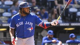 ▲小葛雷諾（Vladimir Guerrero Jr.）敲出生涯第87轟，和爸爸有超神巧合。（圖／美聯社／達志影像）