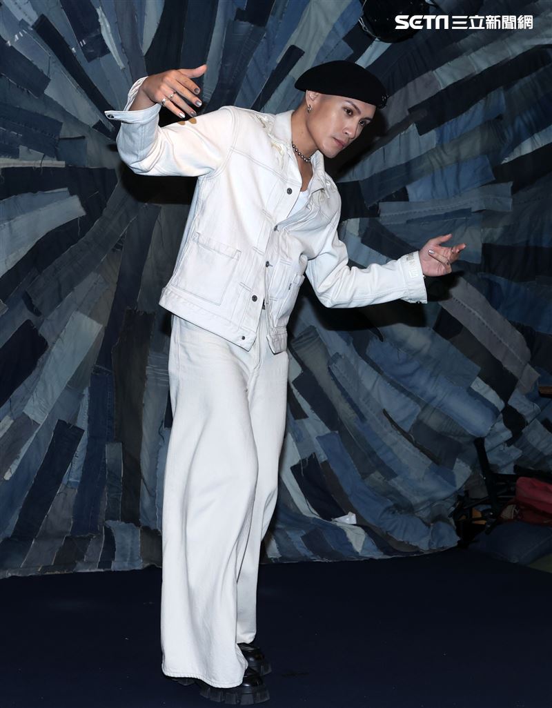 YELLOW黃宣「DEAD OR ALIVE」首場演唱會記者會。（記者邱榮吉/攝影）