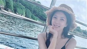 田依甯曬出泡湯泳裝美照。（圖／翻攝田依甯IG)