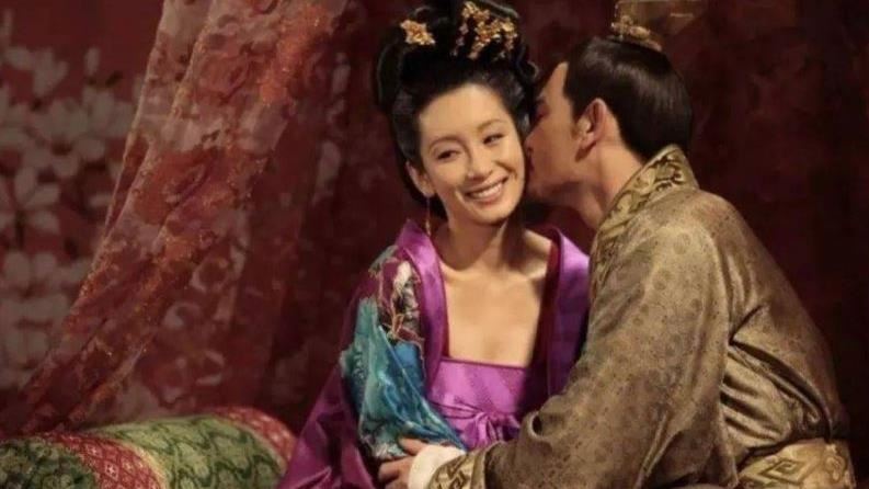 皇帝出醜！小宮女笑出聲　皇帝：臨幸