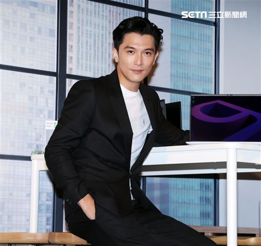 邱澤出席筆電活動婚後工作忙碌