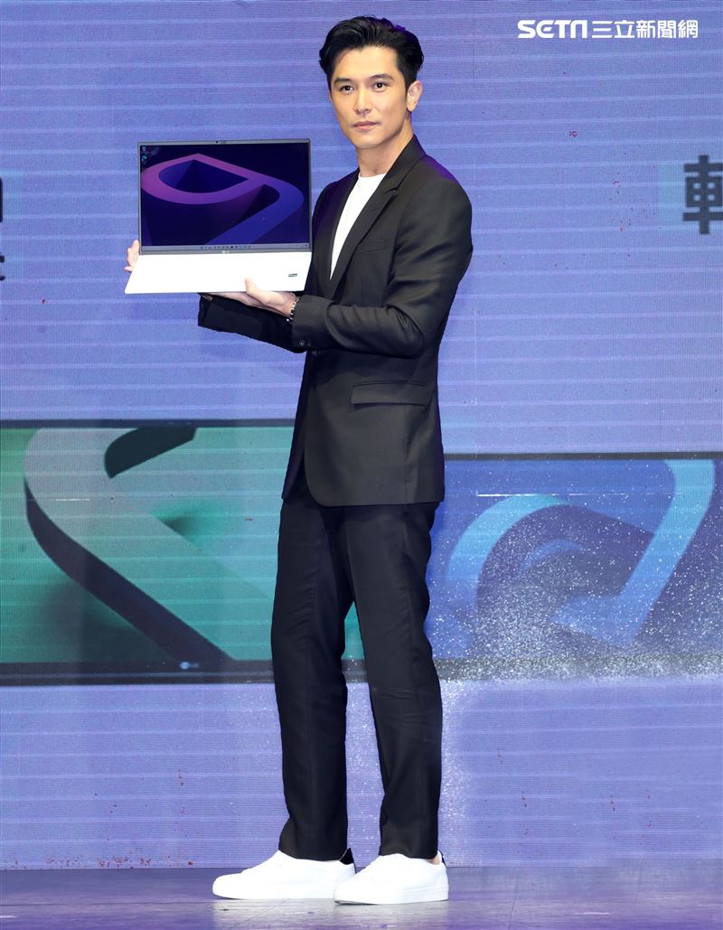 邱澤出席筆電活動婚後工作忙碌。（記者邱榮吉/攝影）