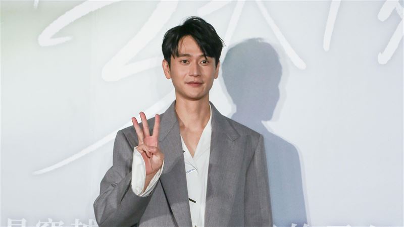 劉冠廷染疫首露面　爆女友確診病況