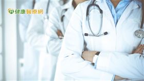 高雄長庚醫院參加了政府跨部門「健康大數據永續平台」計畫，聚焦於肝細胞癌精準醫療策略和預後評估整合平台，建構臨床資料庫、基因體學、影像體學和病理體學資訊網絡。