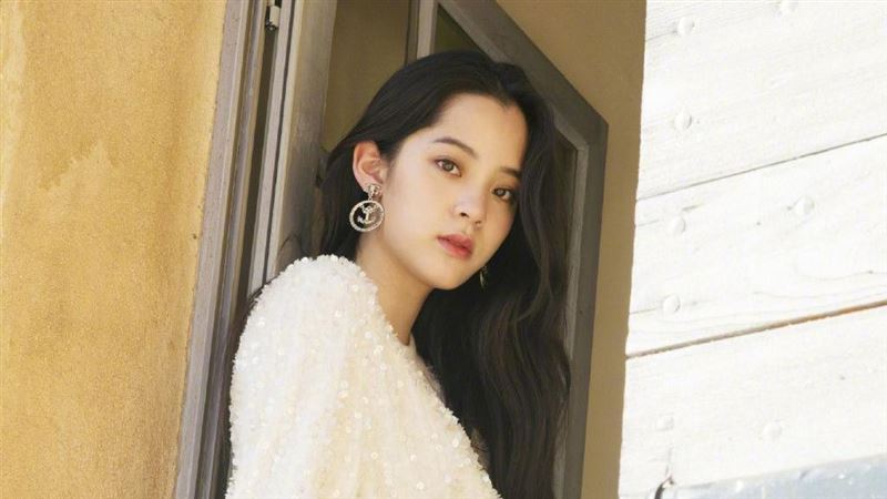 歐陽娜娜22歲了　辣洩渾圓形狀