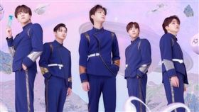 日韓男團「ORβIT」成員安藤誠明（左二）鬧出家暴女友事件。（圖／翻攝自ORβIT推特）