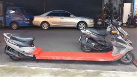 加長版機車。（圖／翻攝自爆廢公社公開版臉書）